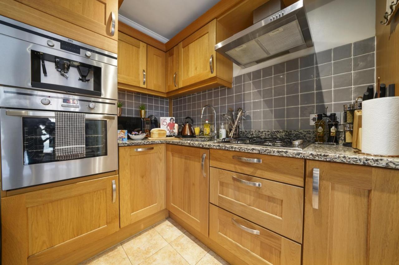 Super Funky Spire View Cottage - Free Gated Parking - Ultra Wifi Canterbury Exterior photo